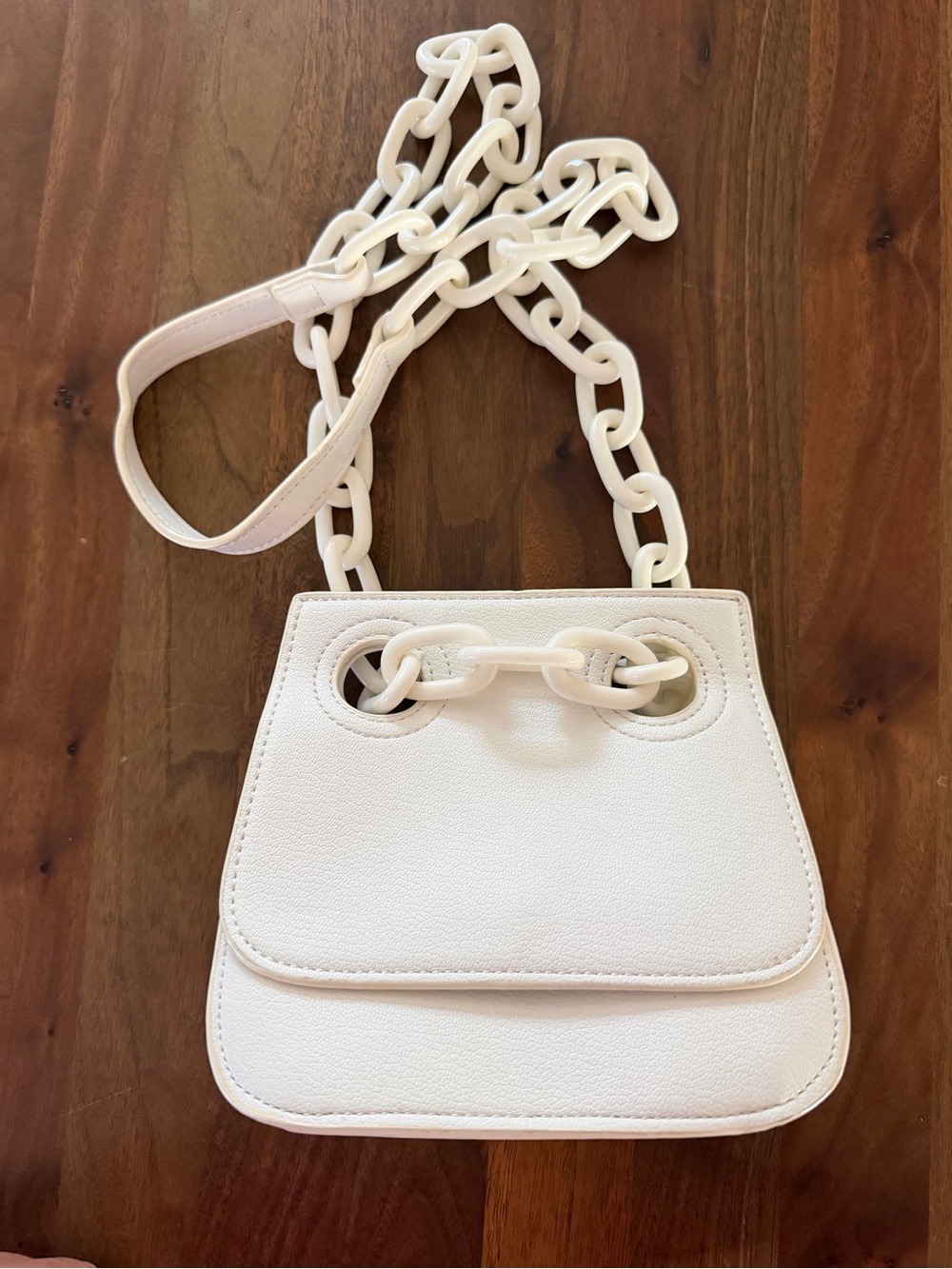 Women's white Cream Shoulder Bag with Chunky Chain Strap
